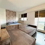 Superbes Studios Av Versailles A Paris 16